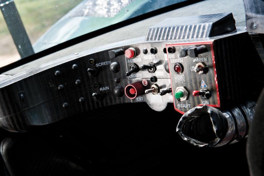 Панель приборов Bentley EXP Speed 8 2002 года  (фото 1 из 66)